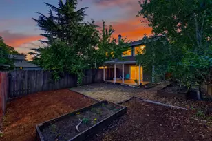 13954 SE Center St, Portland, OR 97236 - Photo 22