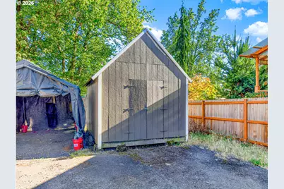 13954 SE Center St, Portland, OR 97236 - Photo 26