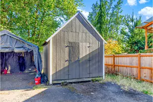 13954 SE Center St, Portland, OR 97236 - Photo 26