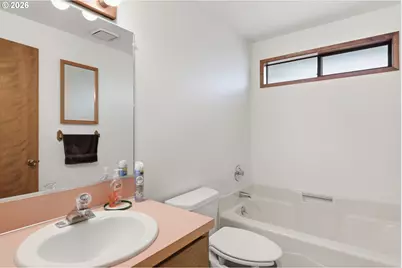 1305 Mulberry Dr, Woodburn, OR 97071 - Photo 20