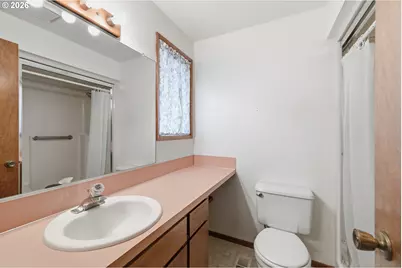 1305 Mulberry Dr, Woodburn, OR 97071 - Photo 16
