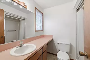 1305 Mulberry Dr, Woodburn, OR 97071 - Photo 16