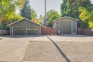 471 Montgomery St, Woodburn, OR 97071 - Photo 4
