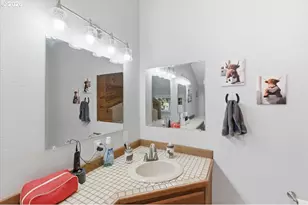 28484 Santiam Hwy, Sweet Home, OR 97386 - Photo 32