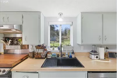 28484 Santiam Hwy, Sweet Home, OR 97386 - Photo 12