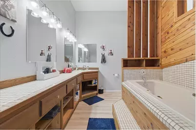 28484 Santiam Hwy, Sweet Home, OR 97386 - Photo 30