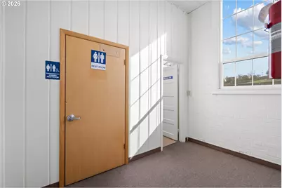 721 SE 3rd St, Pendleton, OR 97801 - Photo 16