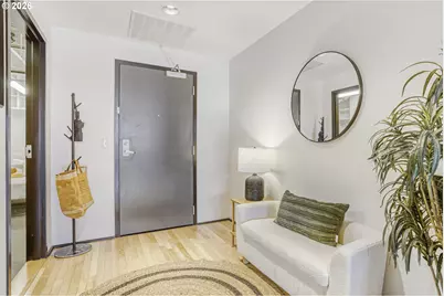 1410 NW Kearney St #909, Portland, OR 97209 - Photo 4
