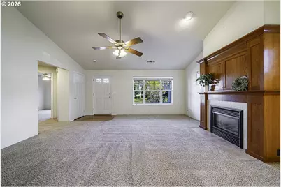 3350 Edgewater Dr, Medford, OR 97504 - Photo 6
