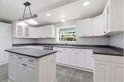 608 NE 124th Ave, Vancouver, WA 98684 - Photo 2