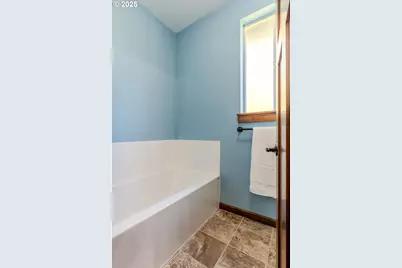 25125 SE Lamar Ln, Eagle Creek, OR 97022 - Photo 32