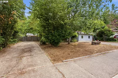 2281 Blackburn St, Eugene, OR 97405 - Photo 2