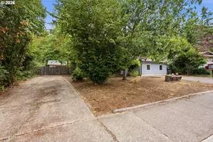 2281 Blackburn St, Eugene, OR 97405 - Photo 2