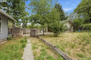 2281 Blackburn St, Eugene, OR 97405 - Photo 38
