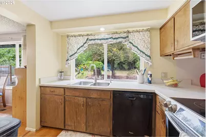 2281 Blackburn St, Eugene, OR 97405 - Photo 8
