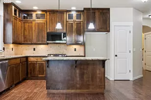 17811 SW Robert Ln, Beaverton, OR 97078 - Photo 10