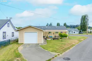 724 Laurel Ave, Reedsport, OR 97467 - Photo 6