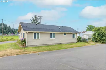 724 Laurel Ave, Reedsport, OR 97467 - Photo 4