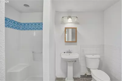 5778 Royal Ave, Eugene, OR 97402 - Photo 16