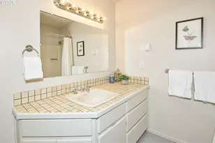 1322 Glenmorrie Dr, Lake Oswego, OR 97034 - Photo 32