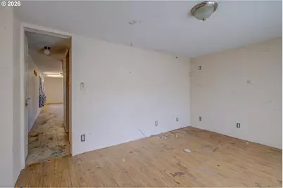 210 Adams St, Myrtle Creek, OR 97457 - Photo 8