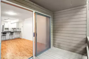 5250 SW 42nd Ave, Portland, OR 97221 - Photo 6