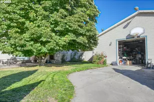310 E Washington St, Athena, OR 97813 - Photo 6