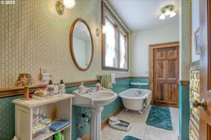 310 E Washington St, Athena, OR 97813 - Photo 32