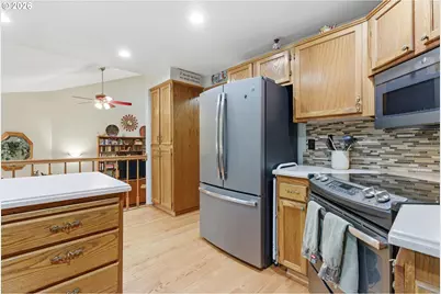 205 S Canby St, Portland, OR 97219 - Photo 14