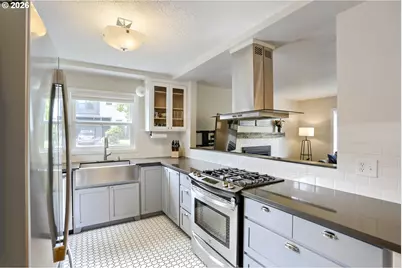 8340 SW 14th Ave, Portland, OR 97219 - Photo 12