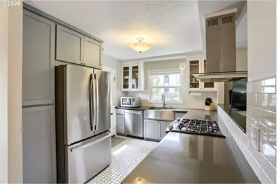 8340 SW 14th Ave, Portland, OR 97219 - Photo 10