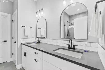 723 SW 49th Dr, Gresham, OR 97080 - Photo 22