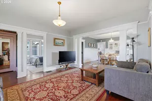 212 W 1st St, Newberg, OR 97132 - Photo 8