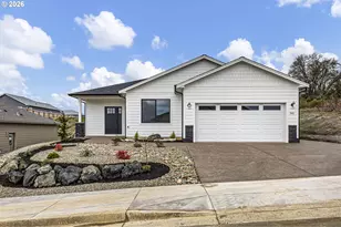 941 Sand Pines Ave, Sutherlin, OR 97479 - Photo 2