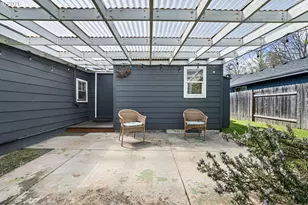 2421 Kincaid St, Eugene, OR 97405 - Photo 24