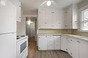 2421 Kincaid St, Eugene, OR 97405 - Photo 10