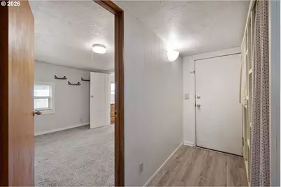 2421 Kincaid St, Eugene, OR 97405 - Photo 12