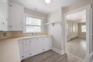 2421 Kincaid St, Eugene, OR 97405 - Photo 12