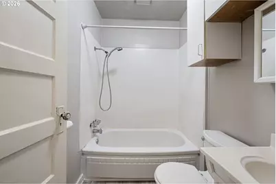 2421 Kincaid St, Eugene, OR 97405 - Photo 16