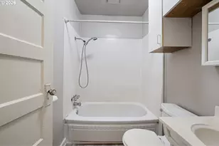 2421 Kincaid St, Eugene, OR 97405 - Photo 16