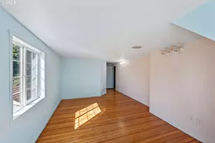 643 S 12th Ct, Coos Bay, OR 97420 - Photo 18