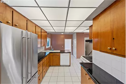 643 S 12th Ct, Coos Bay, OR 97420 - Photo 12