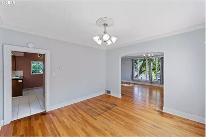 643 S 12th Ct, Coos Bay, OR 97420 - Photo 6