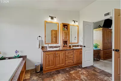 2999 Buena Crest Ln NE, Salem, OR 97303 - Photo 24