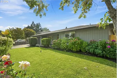 992 Travis Ave, Eugene, OR 97404 - Photo 2