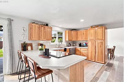 992 Travis Ave, Eugene, OR 97404 - Photo 10