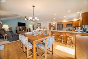 1115 Skookum Dr, Silverton, OR 97381 - Photo 18