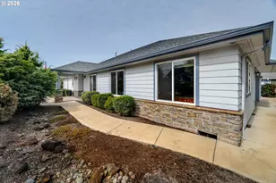 1115 Skookum Dr, Silverton, OR 97381 - Photo 10