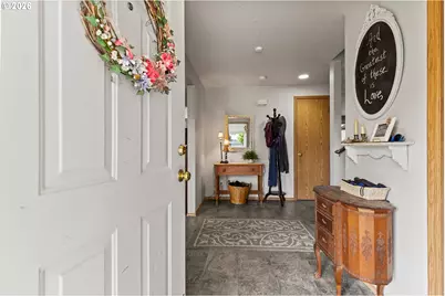 908 SE Clark Ave, Battle Ground, WA 98604 - Photo 8
