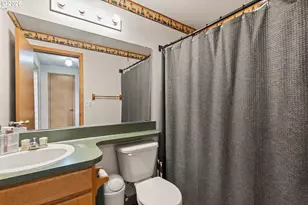 908 SE Clark Ave, Battle Ground, WA 98604 - Photo 4